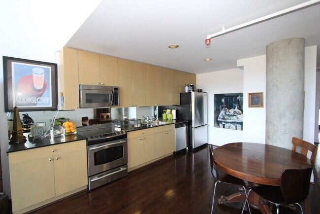 Building Photo - Chic Furnished Living at The Sierra at Jac...