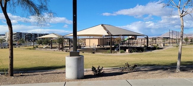 Building Photo - 299 Stradella Pl