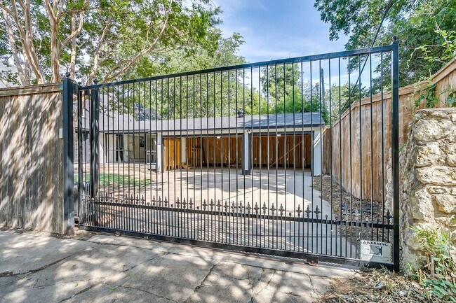Building Photo - 3257 Greene Ave