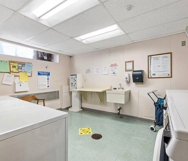 Building Photo - 20 Hammond Pond Pkwy