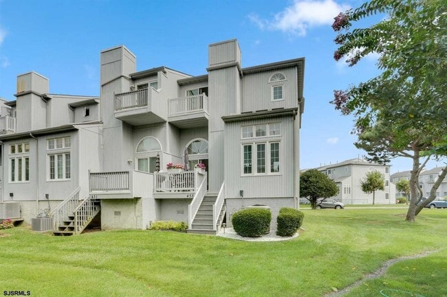 Primary Photo - 433 Albacore Ln