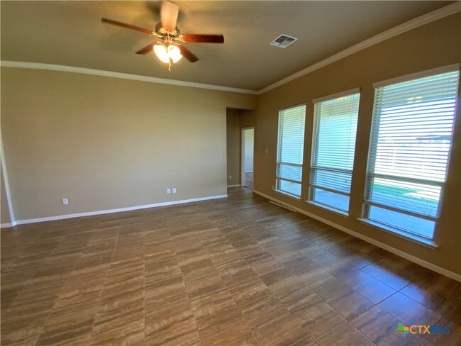 Building Photo - 707 Dunford Dr