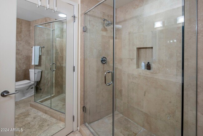 Building Photo - 7121 E Rancho Vista Dr
