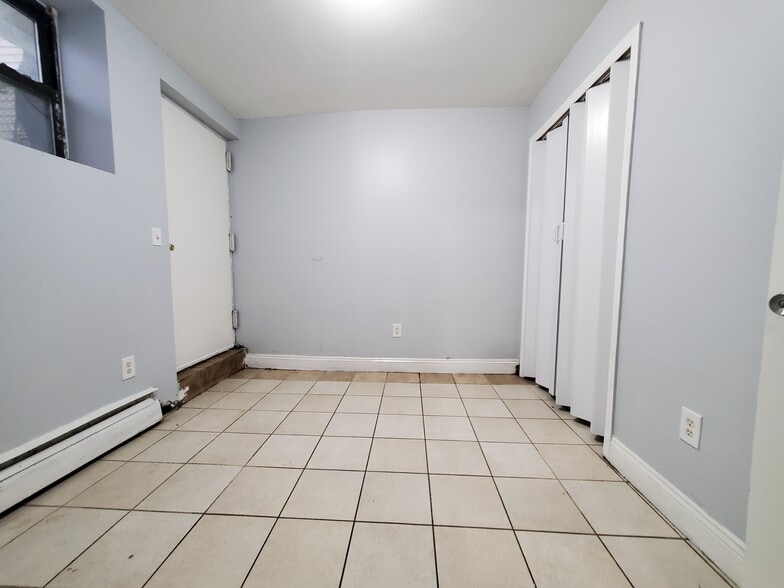 205 Union St 3 - 204 Union St