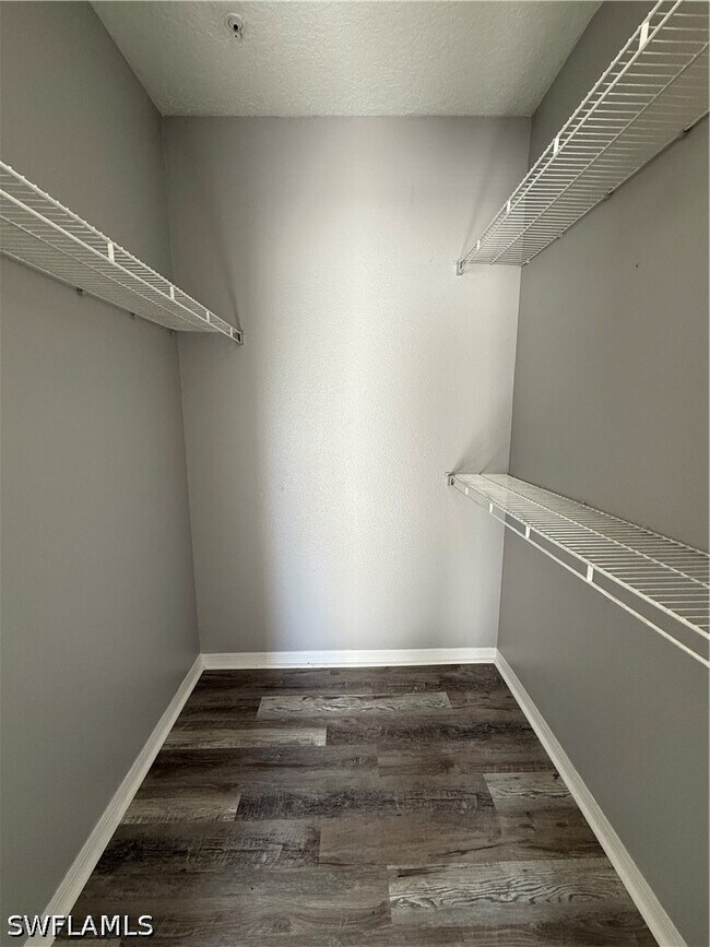 Building Photo - 11490 Villa Grand