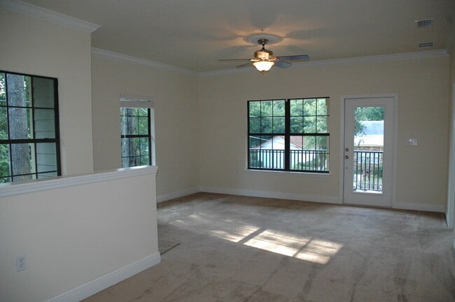 Building Photo - Margaret's Manor - Beautiful 2 Bedroom, 2 ...