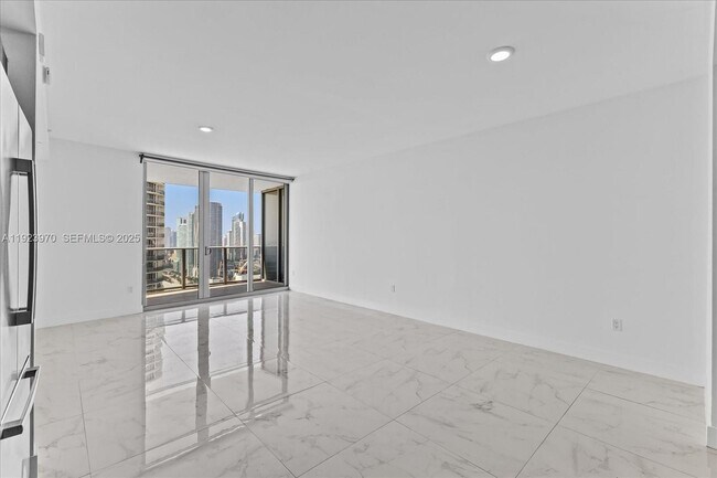 Building Photo - 488 NE 18th St