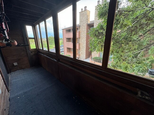 Building Photo - Centennial Lake Park Condo