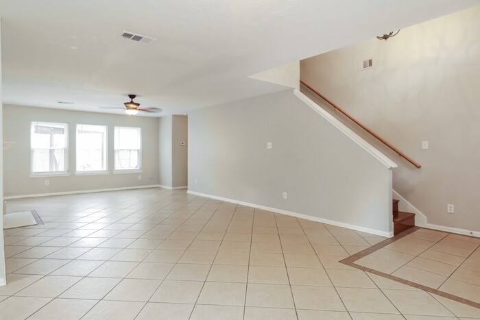Building Photo - 1206 Caraquet Dr