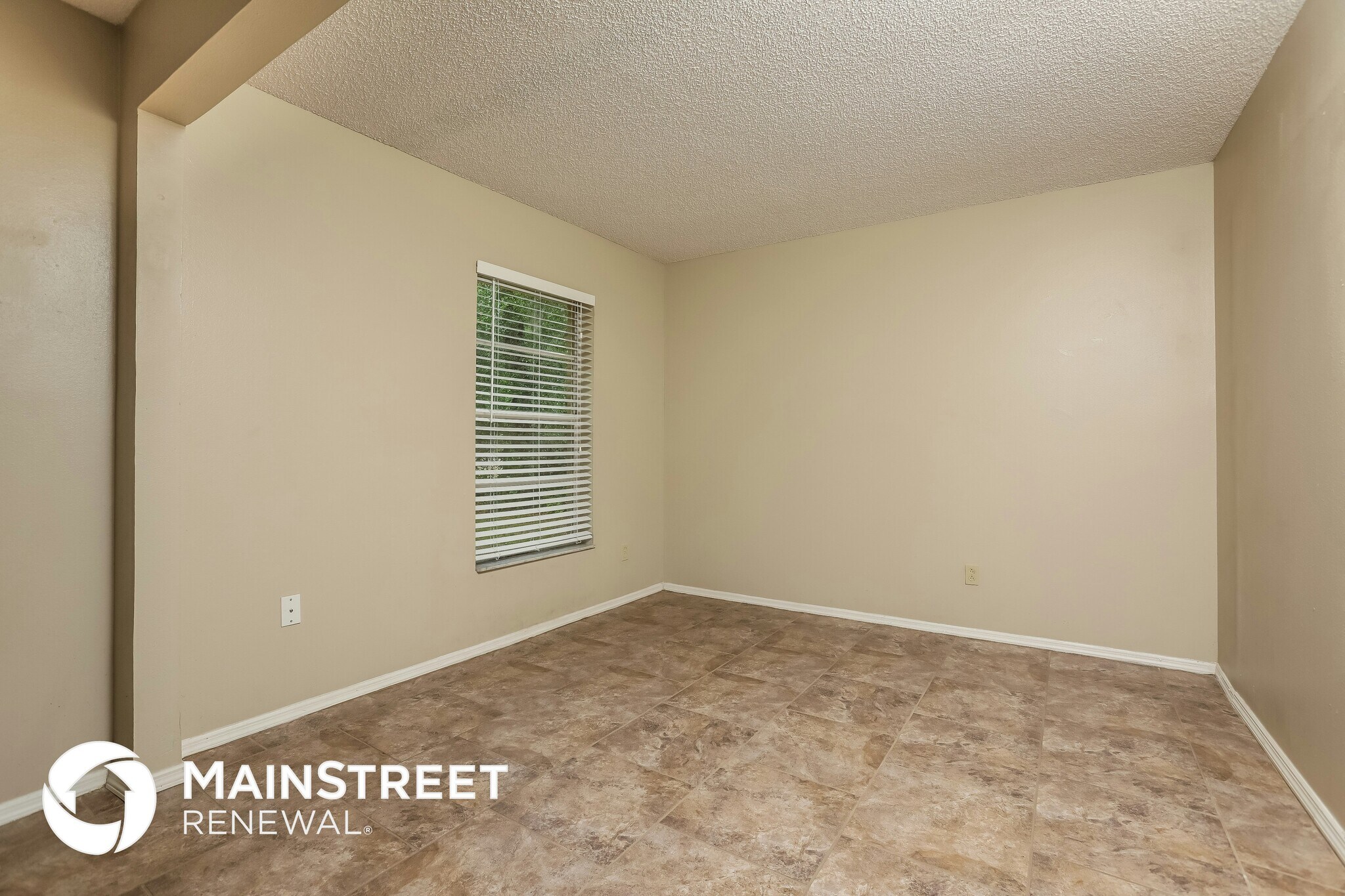 Building Photo - 441 S Sparkman Ave