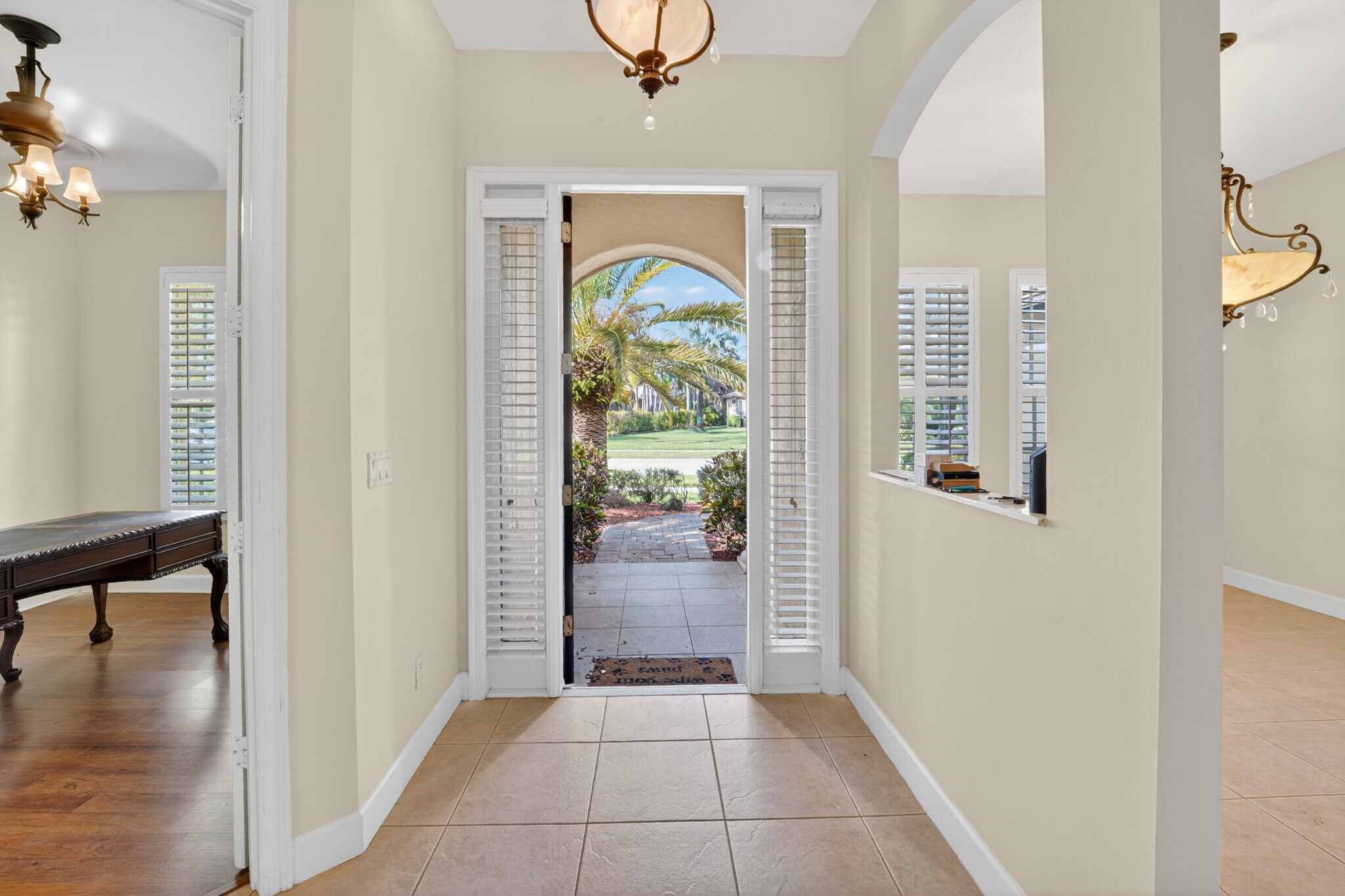 Building Photo - 854 SW Saint Tropez Ct