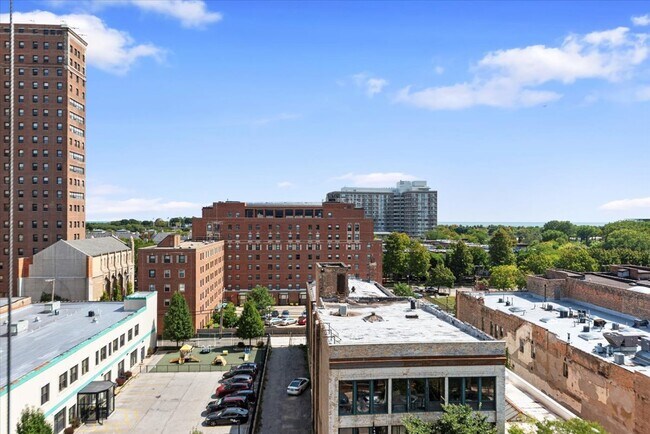 Building Photo - 1464 S Michigan Ave