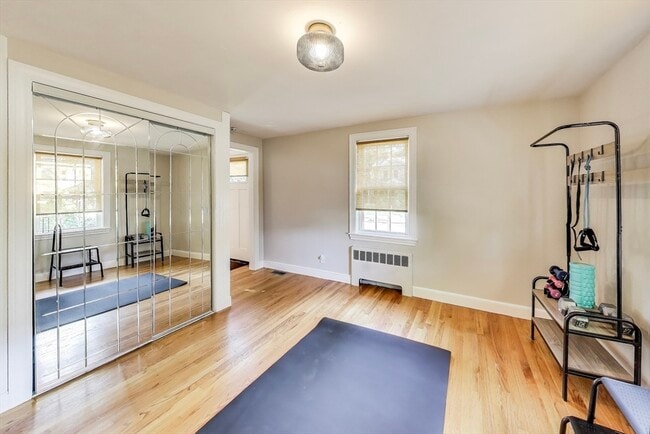 Building Photo - 40 Dunster Ln