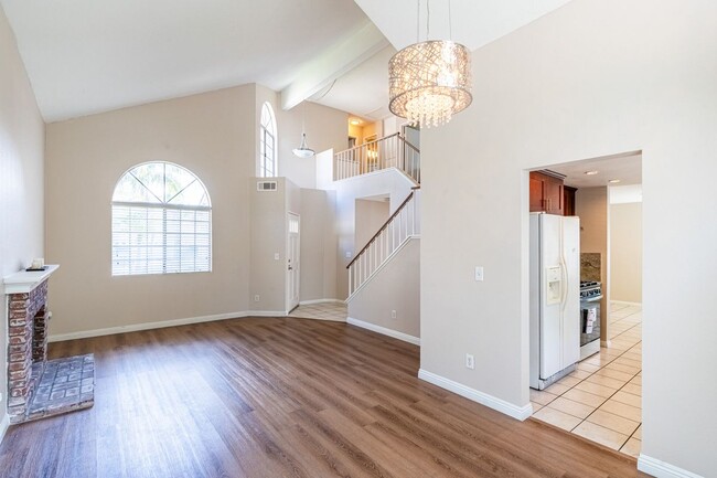 Building Photo - 13564 Cres Hill Dr