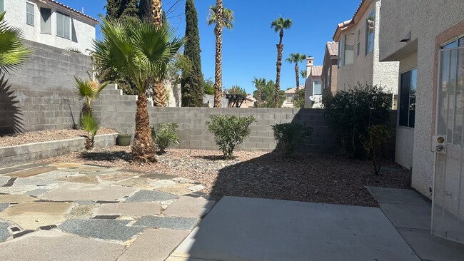 Building Photo - SUMMERLIN HOME WITH 5 BEDROOMS (INCLUDE SO...