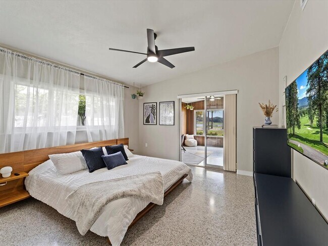 Building Photo - 600 Lakeshore Blvd