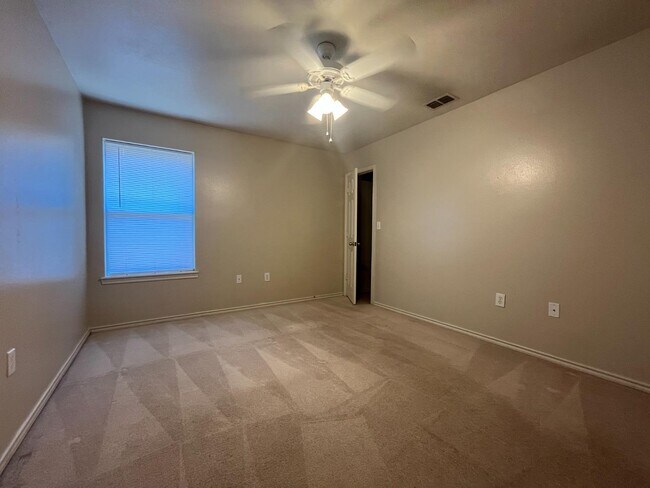 Building Photo - 314 N Clinton Ave