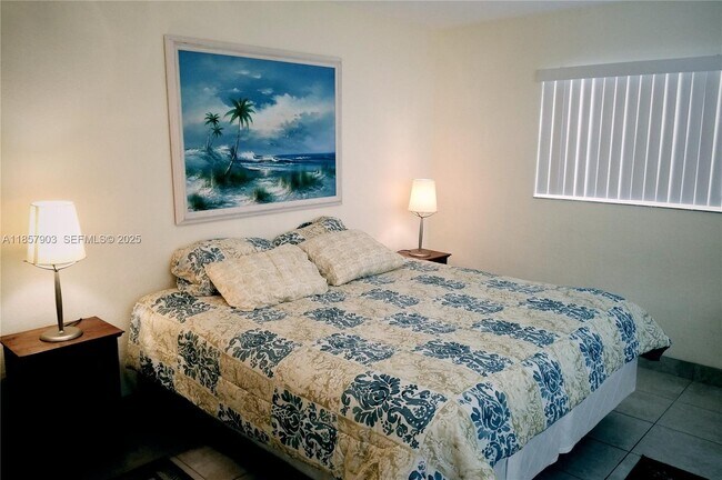 Building Photo - 2359 N Wallen Dr