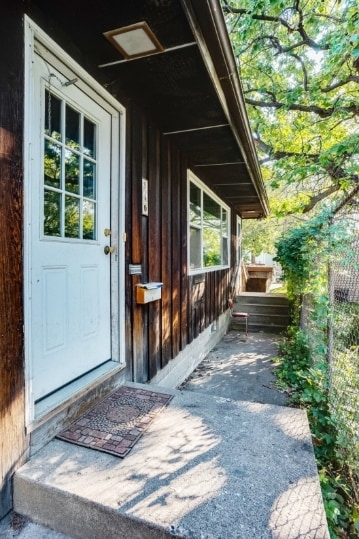 Building Photo - 842 25th Ave SE