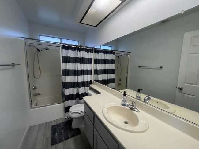 Building Photo - 6843 Grove Ave