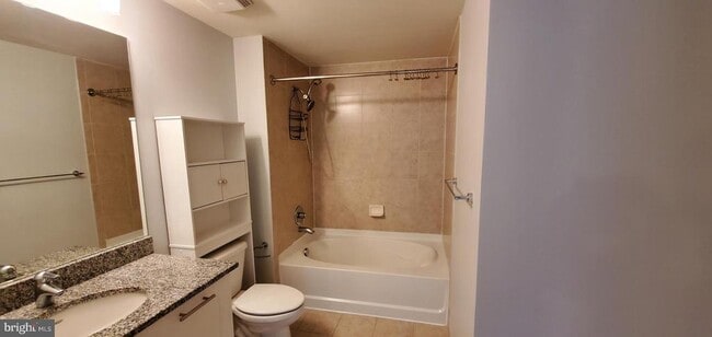 Building Photo - 5750 Bou Ave