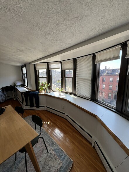 Building Photo - 518 Massachusetts Ave