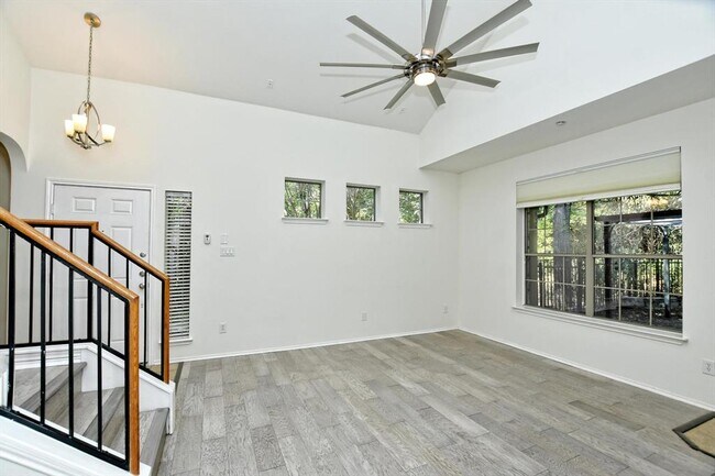Building Photo - 1310 W Parmer Ln
