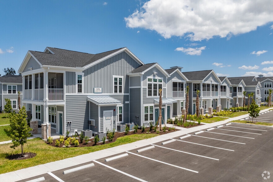 Building Photo - Springs at Coral Shores