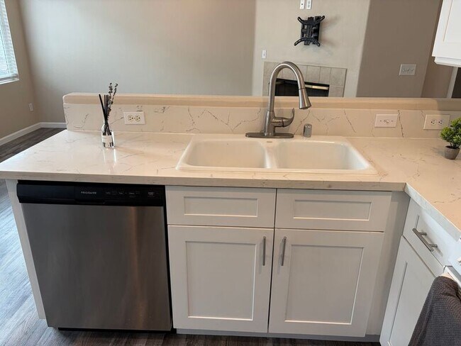 Building Photo - 33770 Willow Haven