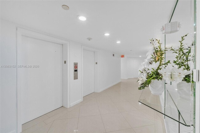 Building Photo - 4201 N Ocean Blvd