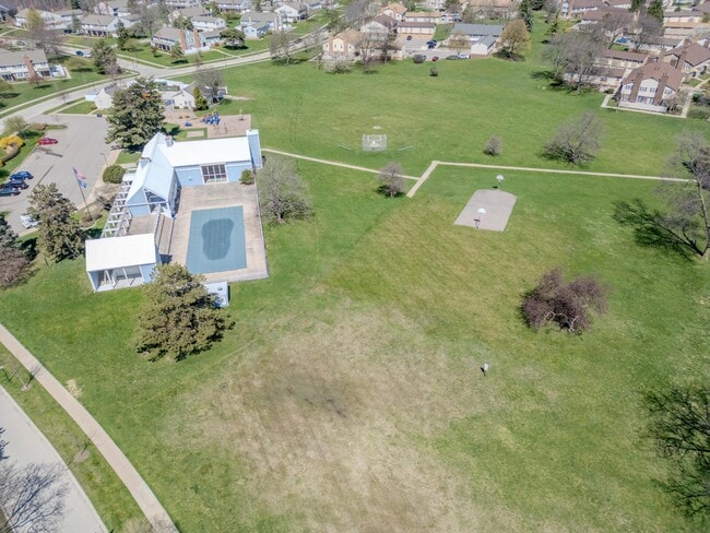 Building Photo - 41705 Broquet Dr