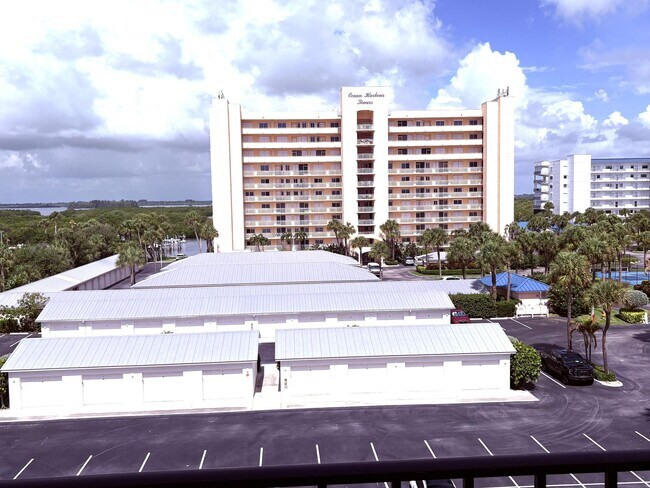 Building Photo - 5151 N Hwy A1A