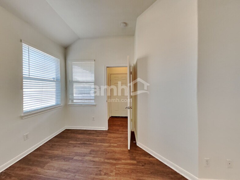 Building Photo - 9245 Clearwood Landing Blvd