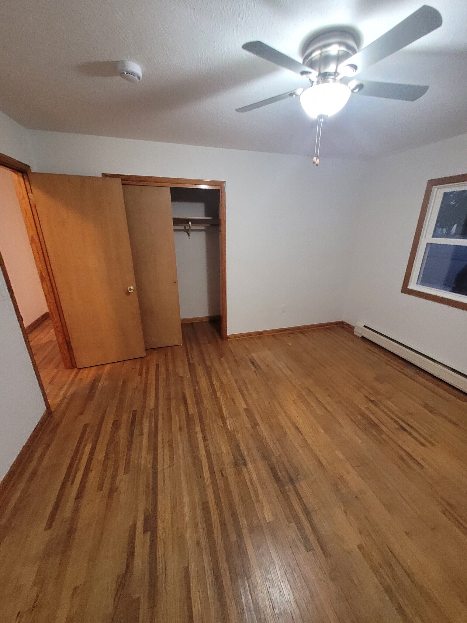 Building Photo - 1467 W Villard St