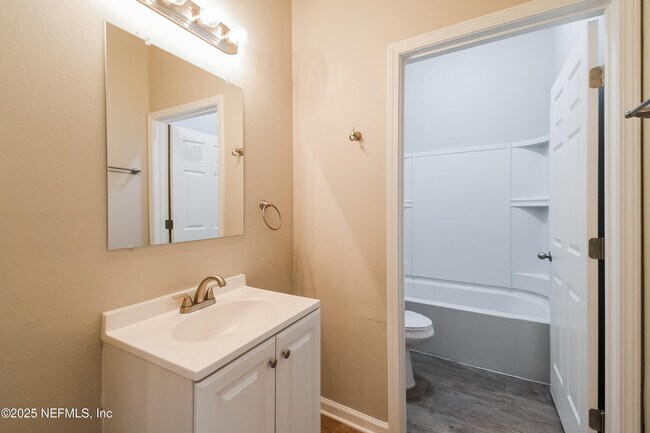 Building Photo - 5609 Village Pond Cir