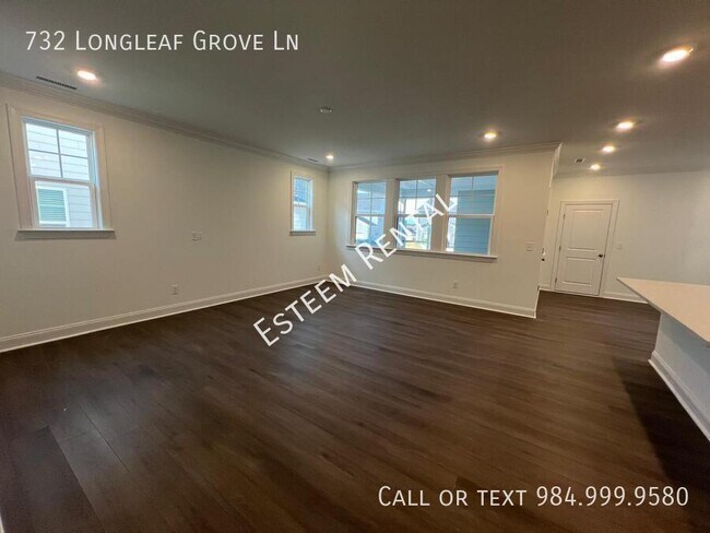 Building Photo - 732 Longleaf Grv Ln