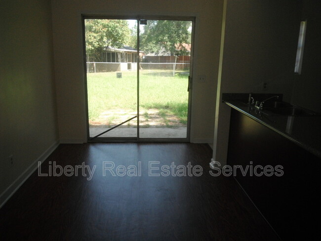 Building Photo - 928 Greenbriar Ct