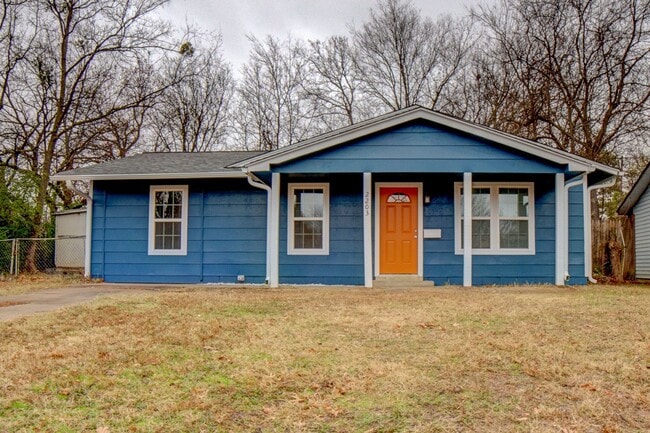 Building Photo - MUST SEE Remodeled Sapulpa Home