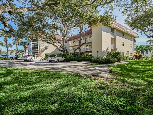 Building Photo - 5400 Jimmy Buffett Mem Hwy