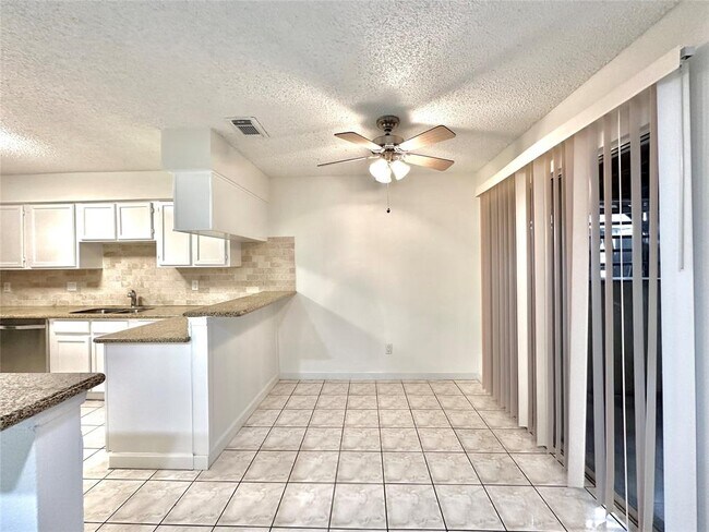 Building Photo - 6115 Briar Terrace Dr