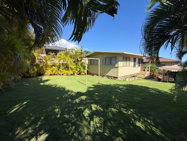 Building Photo - Charming 2-Bedroom Cottage with Private Yard in Kaimuki