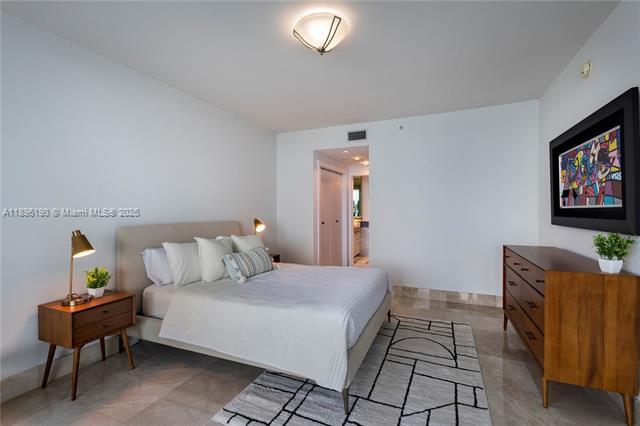 Building Photo - THE BENTLEY BAY CONDO