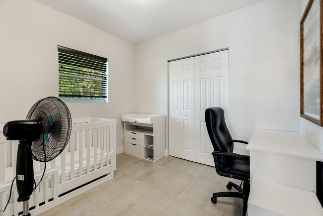 Building Photo - 1526 SW 20th Ave