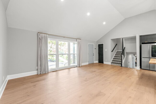Building Photo - 3800 Terrebonne Ct