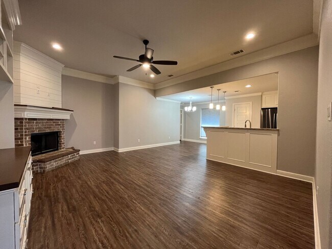 Building Photo - 5429 Meadow Ridge Dr