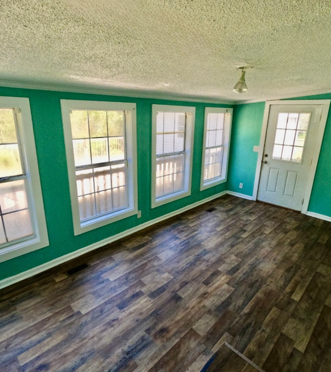 Building Photo - 437 Persimmon Ln