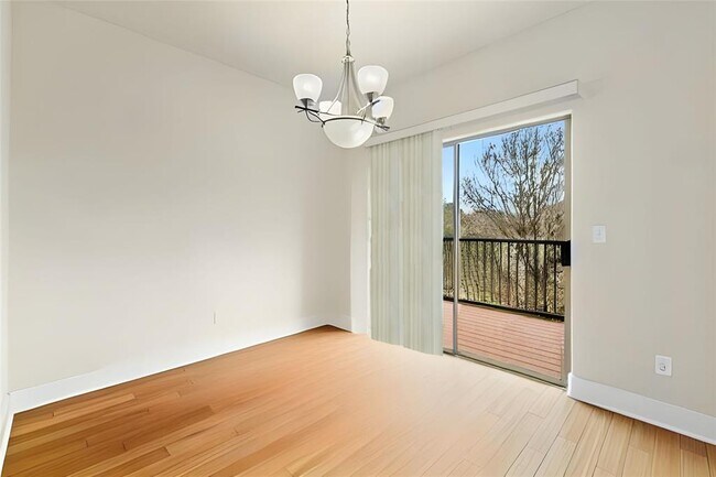 Building Photo - 13420 Lyndhurst St