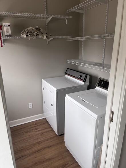 Laundry room - 701 E 4th St