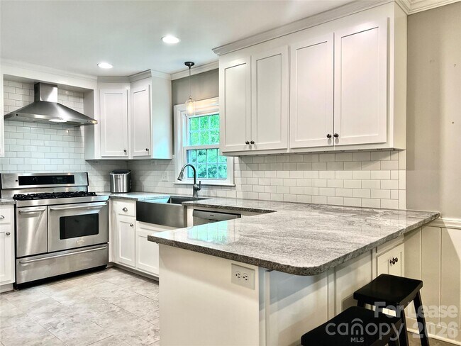 Building Photo - 6840 Newhall Rd