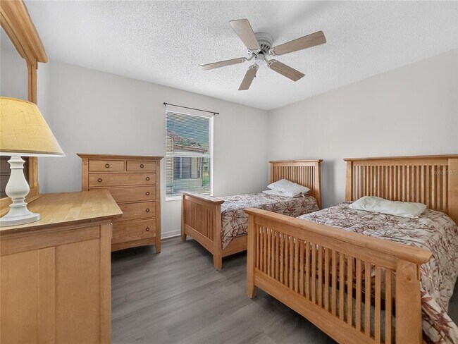 Building Photo - 1222 Santos Pl